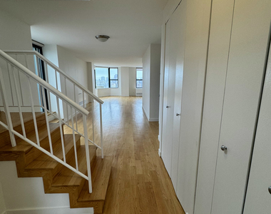 247 West 87th Street, New York, NY 10024 - Photo Thumbnail 1