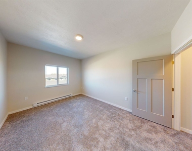 310 N Maple Avenue - Photo Thumbnail 6