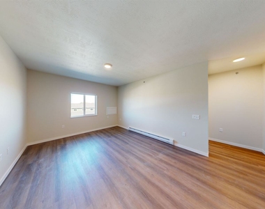 310 N Maple Avenue - Photo Thumbnail 2