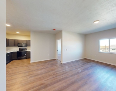 310 N Maple Avenue - Photo Thumbnail 8