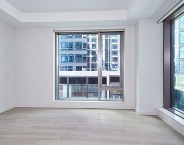 133 Seaport Blvd - Photo Thumbnail 2