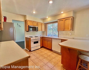 4713 Se Powell Butte Blvd - Photo Thumbnail 6