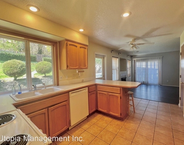 4713 Se Powell Butte Blvd - Photo Thumbnail 5