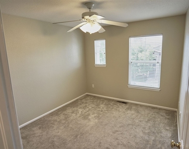 2931 Woodbriar Drive - Photo Thumbnail 11