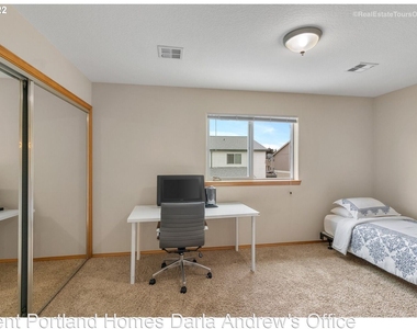 2239 Hawthorne St Apt 14 - Photo Thumbnail 19