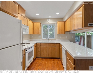 2239 Hawthorne St Apt 14 - Photo Thumbnail 11