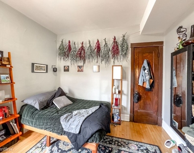 2115 N. Spaulding, Unit 8 - Photo Thumbnail 15