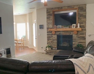 3315 Birch Creek Road Unit 28d - Photo Thumbnail 3