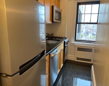 95 Christopher Street - Photo Thumbnail 1