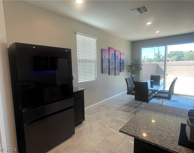 4764 Honey Topaz Avenue - Photo Thumbnail 6