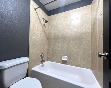 4601 Tiddle Ln - Photo Thumbnail 25