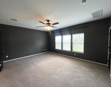 4601 Tiddle Ln - Photo Thumbnail 14