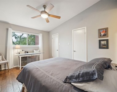 1501 Barton Springs Rd - Photo Thumbnail 15