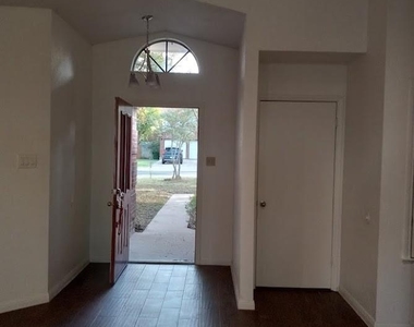 3206 W Fort Worth Trl - Photo Thumbnail 10