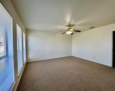 259 B Braeburn Cir - Photo Thumbnail 4