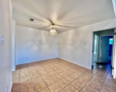 259 B Braeburn Cir - Photo Thumbnail 2