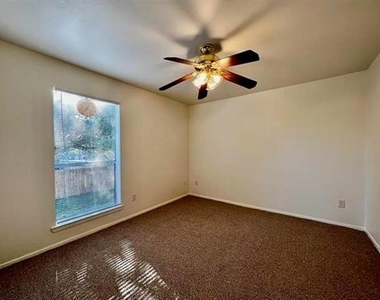 259 B Braeburn Cir - Photo Thumbnail 7