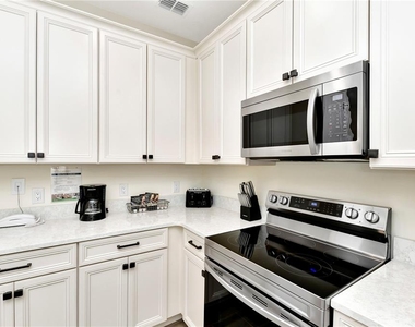 8130 Coconut Place - Photo Thumbnail 4