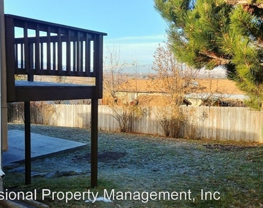 2500 Blackthorn Dr - Photo Thumbnail 9