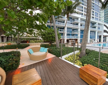 6899 Collins Ave - Photo Thumbnail 24