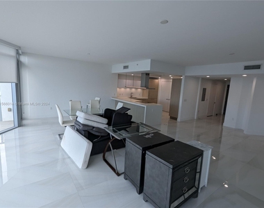 17111 E Biscayne Blvd - Photo Thumbnail 24