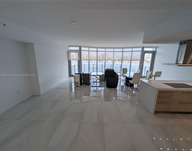 17111 E Biscayne Blvd - Photo Thumbnail 18