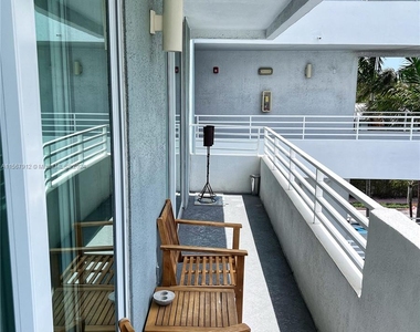 7800 Collins Ave - Photo Thumbnail 8