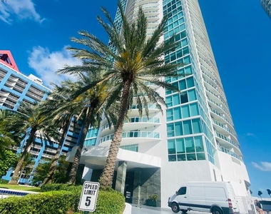 2101 Brickell Ave - Photo Thumbnail 0