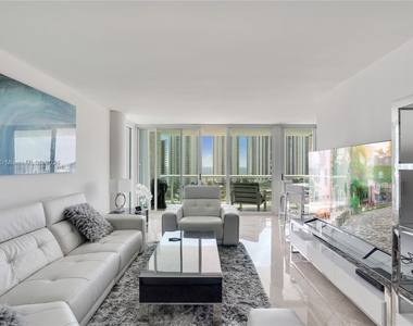 16500 Collins Ave - Photo Thumbnail 5