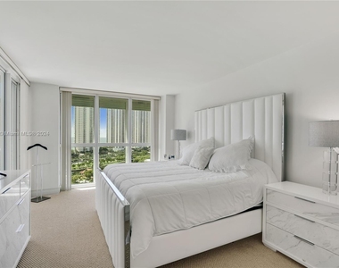 16500 Collins Ave - Photo Thumbnail 13