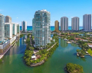 16500 Collins Ave - Photo Thumbnail 1