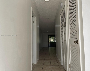 2950 Nw 106th Ave - Photo Thumbnail 3