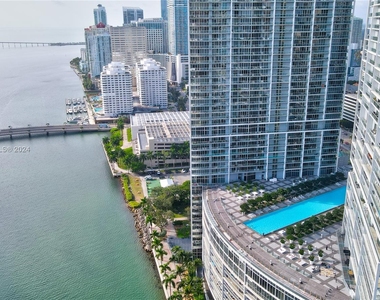 475 Brickell Ave - Photo Thumbnail 21