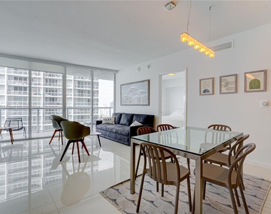 475 Brickell Ave - Photo Thumbnail 2