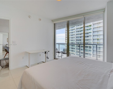 475 Brickell Ave - Photo Thumbnail 9