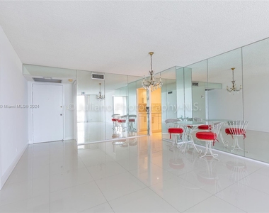 6039 Collins Ave - Photo Thumbnail 7