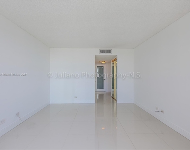 6039 Collins Ave - Photo Thumbnail 29