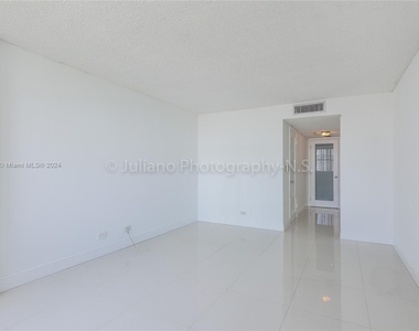 6039 Collins Ave - Photo Thumbnail 28