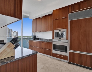 16001 Collins Ave - Photo Thumbnail 14