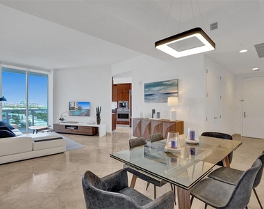 16001 Collins Ave - Photo Thumbnail 8