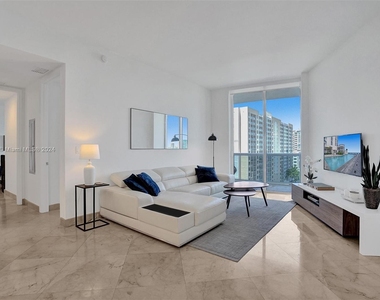 16001 Collins Ave - Photo Thumbnail 11