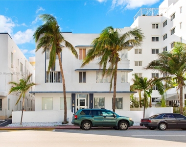 3710 Collins Ave - Photo Thumbnail 0