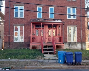 221 Jefferson St - Photo Thumbnail 8