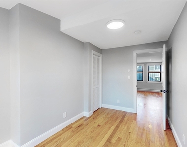 77 Hudson St - Photo Thumbnail 2