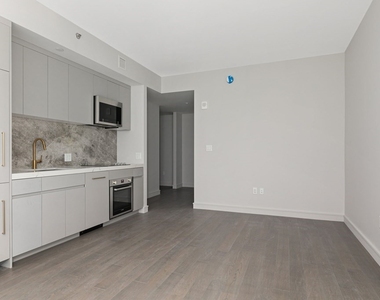 55 Lagrange St - Photo Thumbnail 3