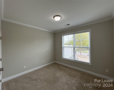 1437 Bramblewood Drive - Photo Thumbnail 10