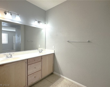 6439 Pochman Mesa Street - Photo Thumbnail 21