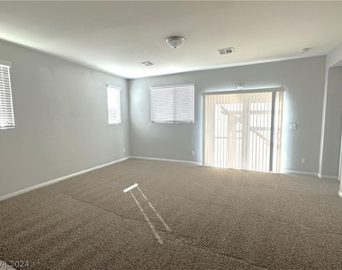 6439 Pochman Mesa Street - Photo Thumbnail 17