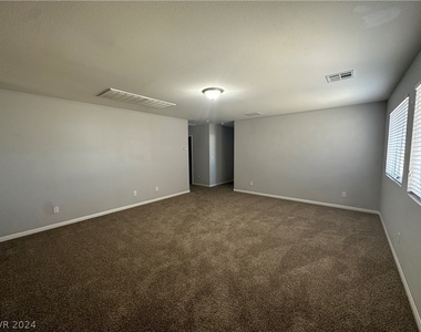 6439 Pochman Mesa Street - Photo Thumbnail 10