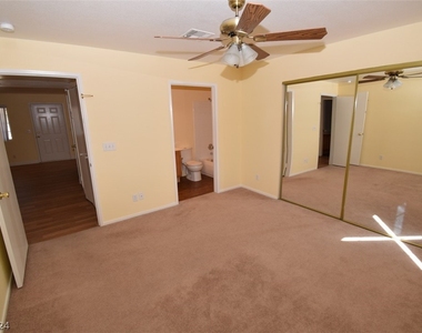 8410 Eldora Avenue - Photo Thumbnail 9